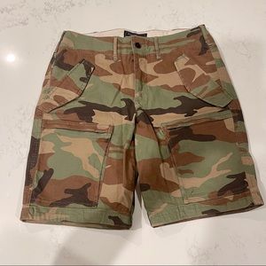 Abercrombie & Fitch men’s camo cargo shorts